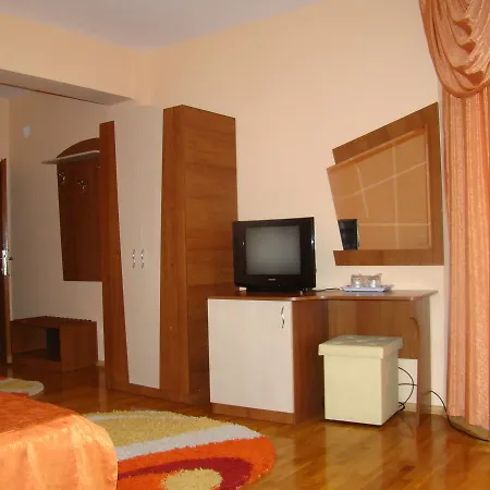 Hotel Pensiunea Floare De Colt Dragoslavele