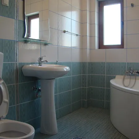 Pensiunea Floare De Colt Hotel 3*